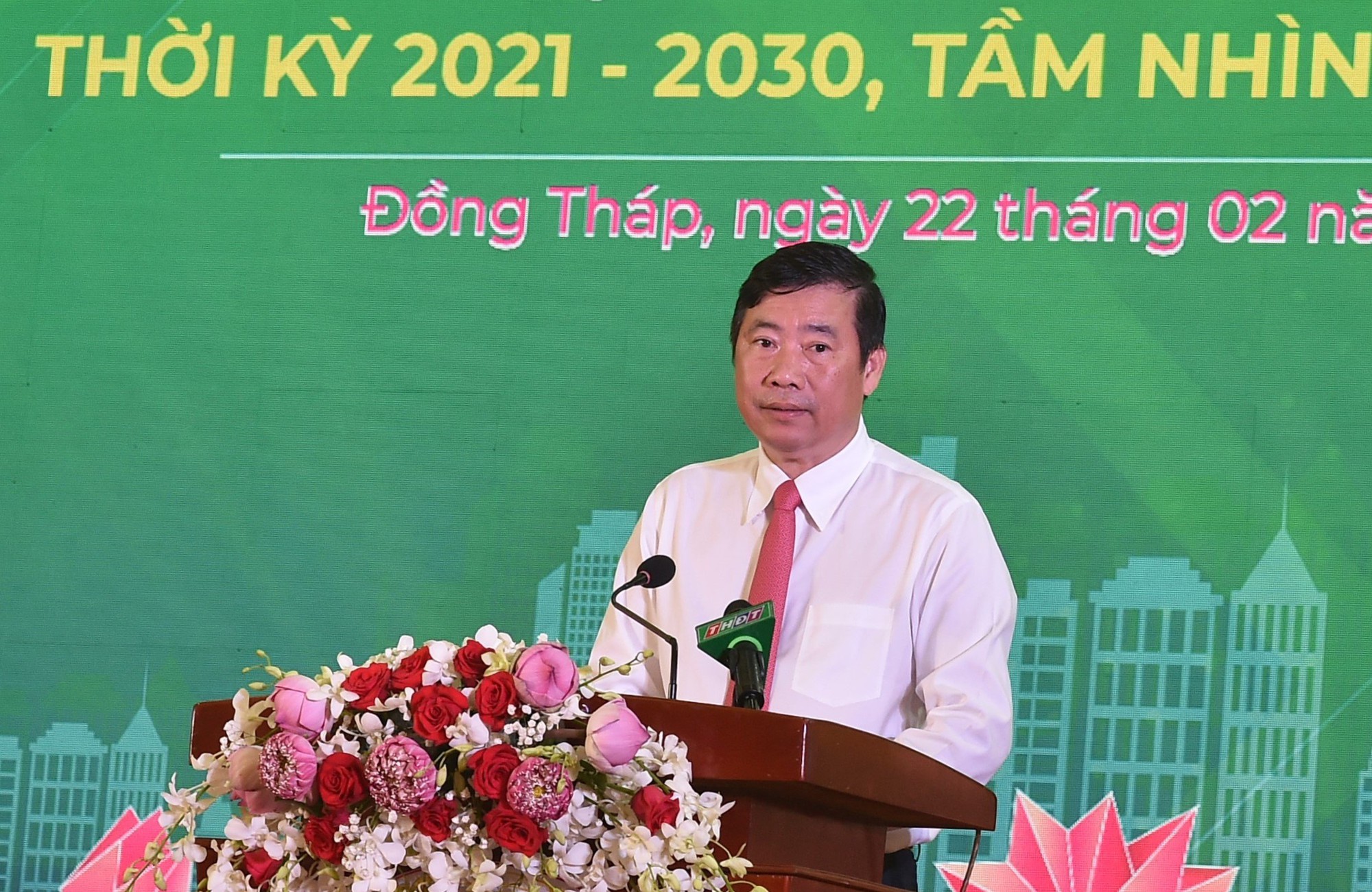 Chủ tịch UBND tỉnh Đồng Tháp Phạm Thiện Nghĩa phát biểu tại hội nghị - Ảnh: VGP/Trần Mạnh