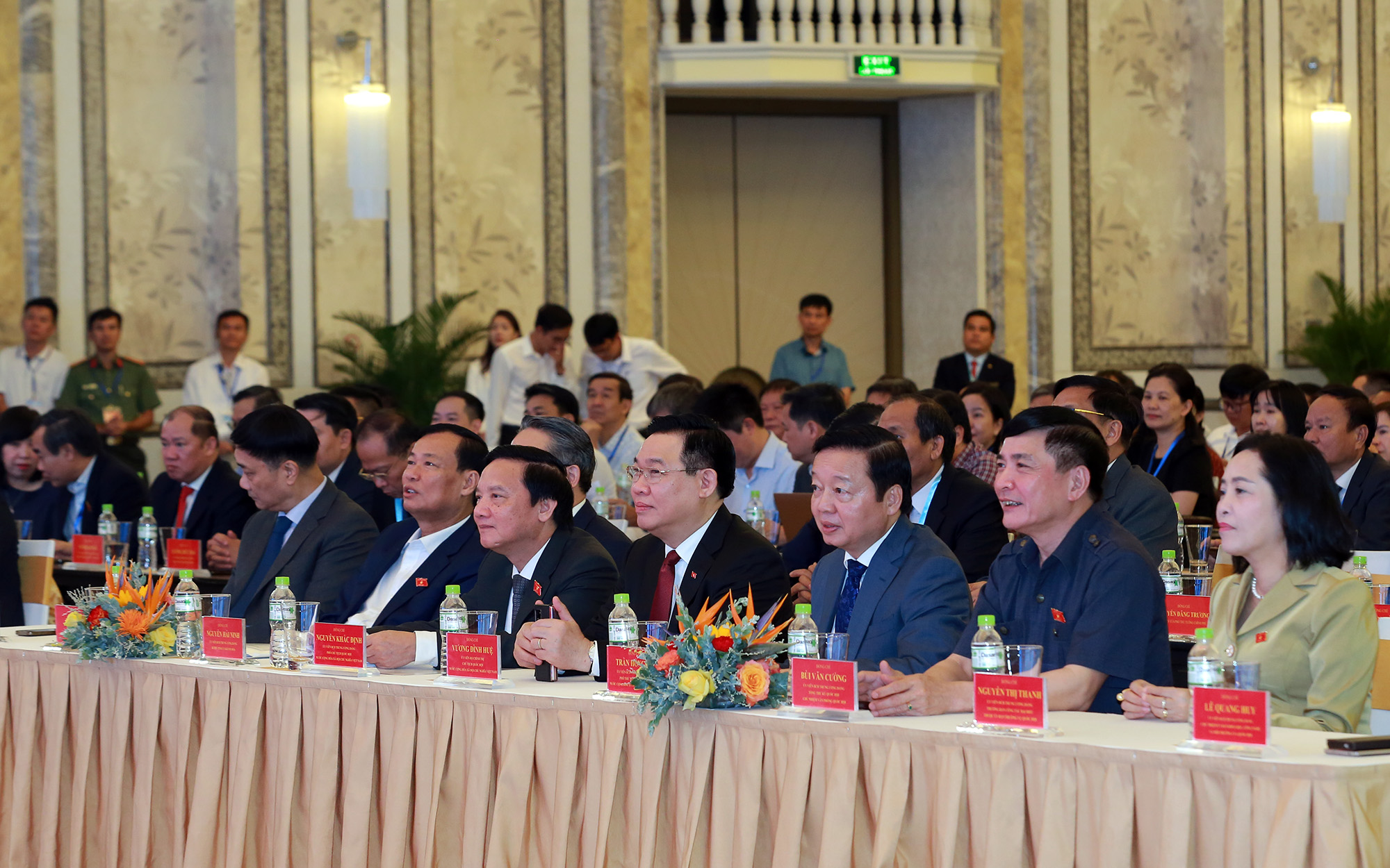 Chủ tịch Quốc hội Vương Đình Huệ và các đồng chí lãnh đạo Trung ương, địa phương dự lễ công bố Đồ án Quy hoạch chung đô thị mới Cam Lâm đến năm 2045 - Ảnh: VGP/Minh Khôi
