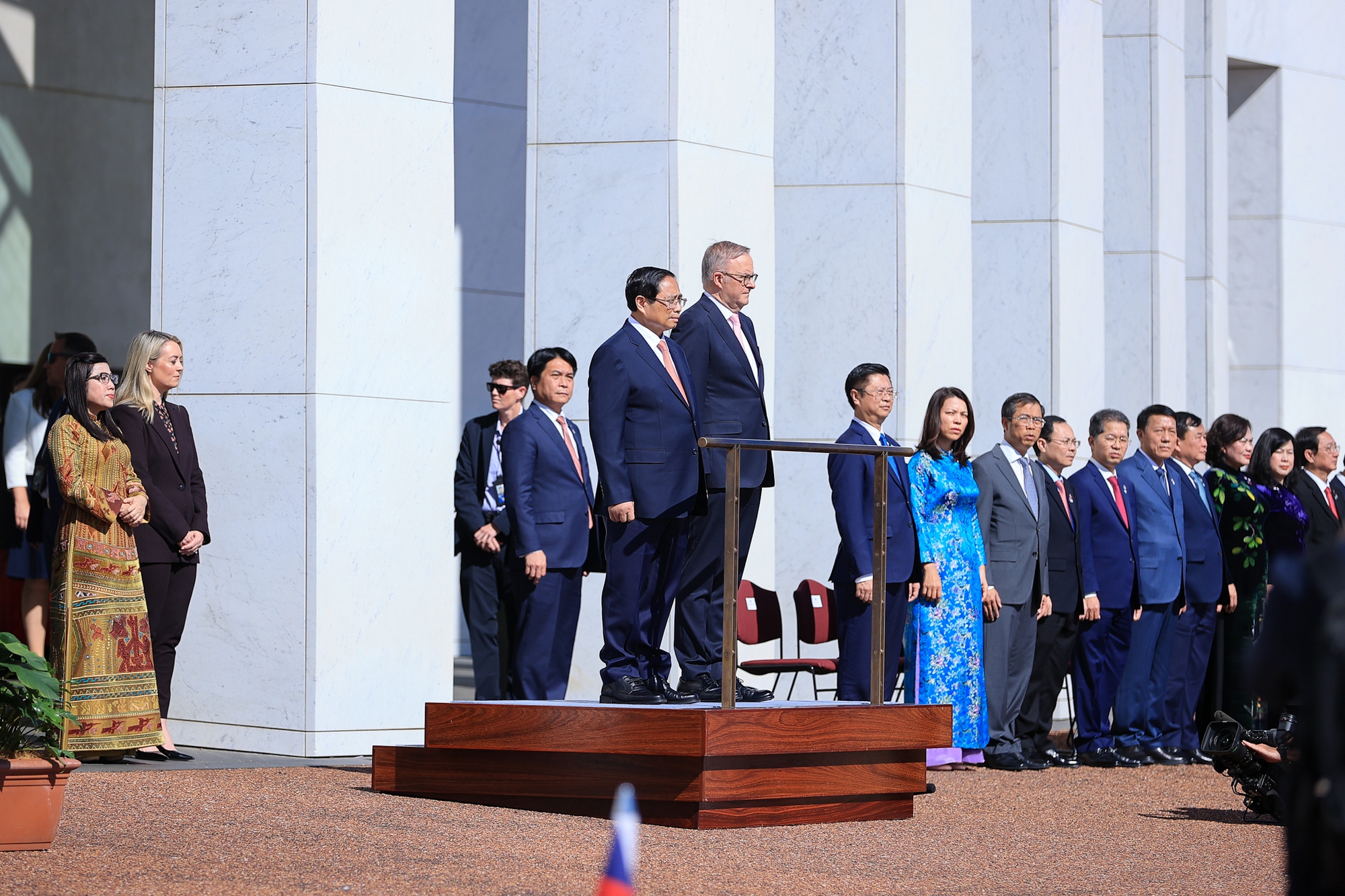 Lễ đón Thủ tướng Phạm Minh Chính thăm chính thức Australia theo nghi thức trọng thể nhất, được tổ chức tại Tòa nhà Quốc hội nằm trên đồi Capital ở Thủ đô Canberra của Australia - Ảnh: VGP/Nhật Bắc