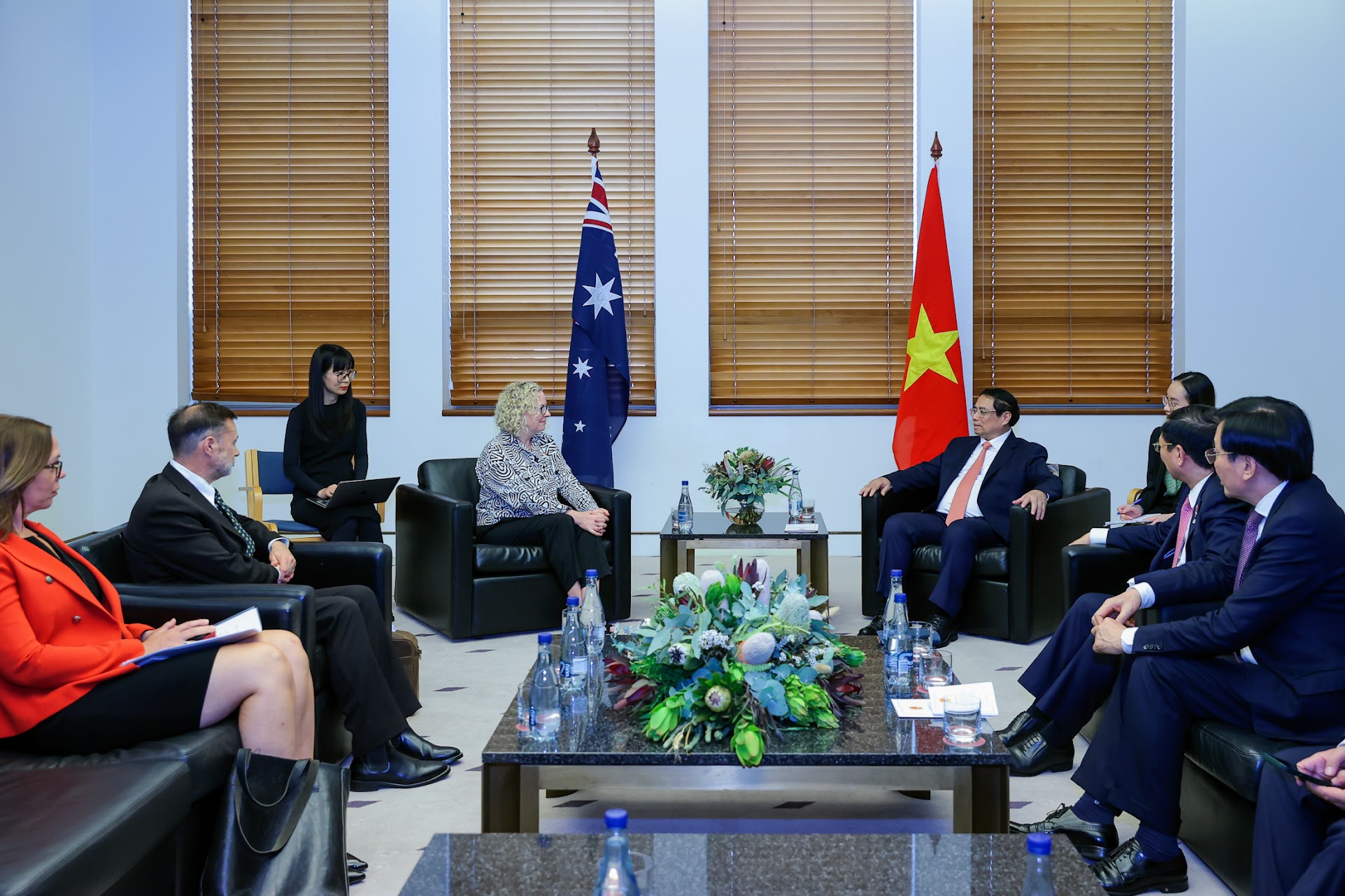 Chủ tịch Nhóm Nghị sĩ hữu nghị Australia-Việt Nam cho biết, Hạ viện Australia mong chờ triển khai thực hiện các nội dung trong khuôn khổ hợp tác mới này, trong đó có thúc đẩy hợp tác giữa hai Nhóm Nghị sĩ hữu nghị nói riêng và hai cơ quan lập pháp nói chung - Ảnh: VGP/Nhật Bắc