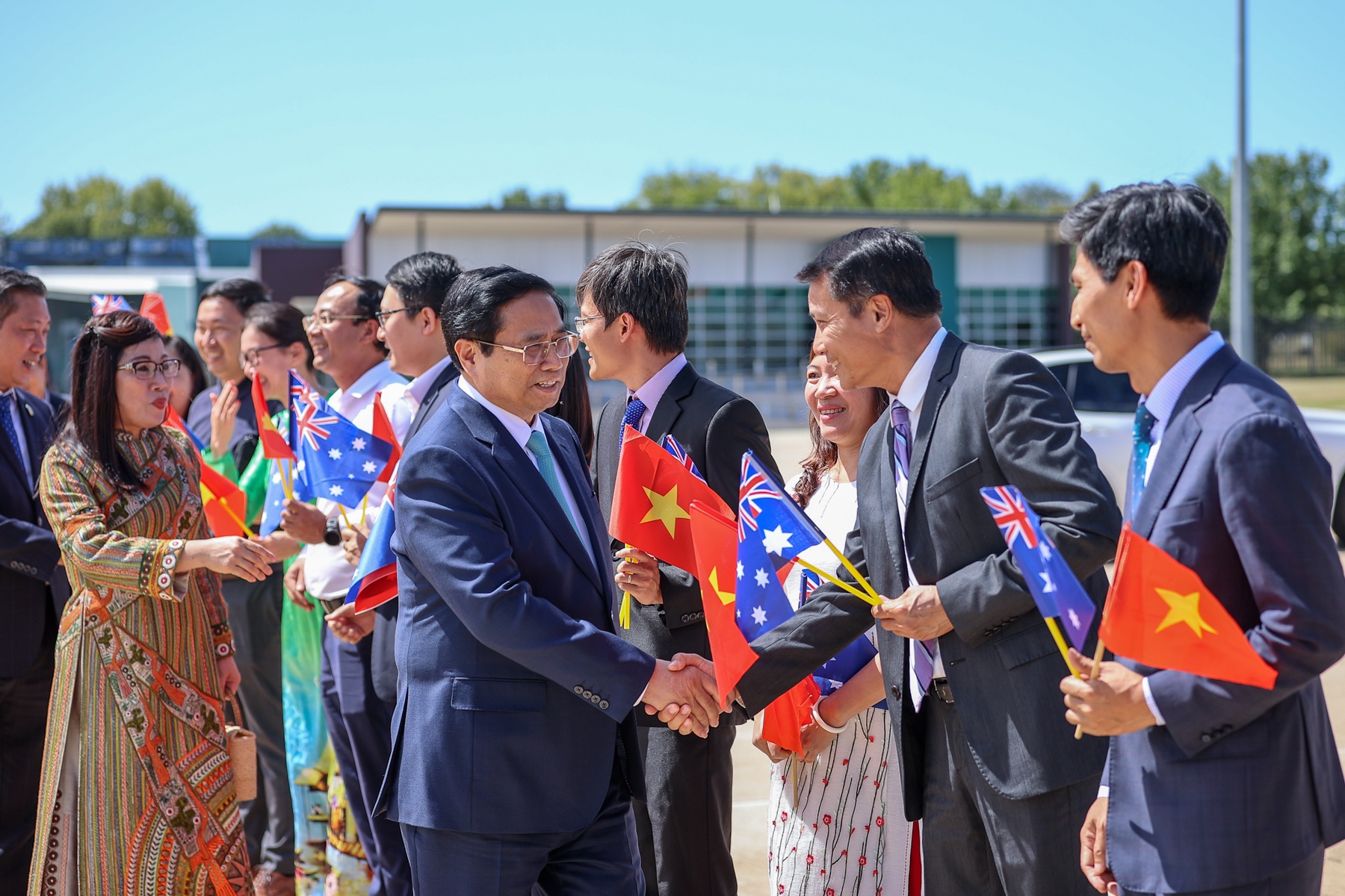 Thủ tướng Phạm Minh Chính cùng Phu nhân và đoàn đại biểu cấp cao Việt Nam rời Canberra, Australia lên đường sang New Zealand - Ảnh: VGP/Nhật Bắc