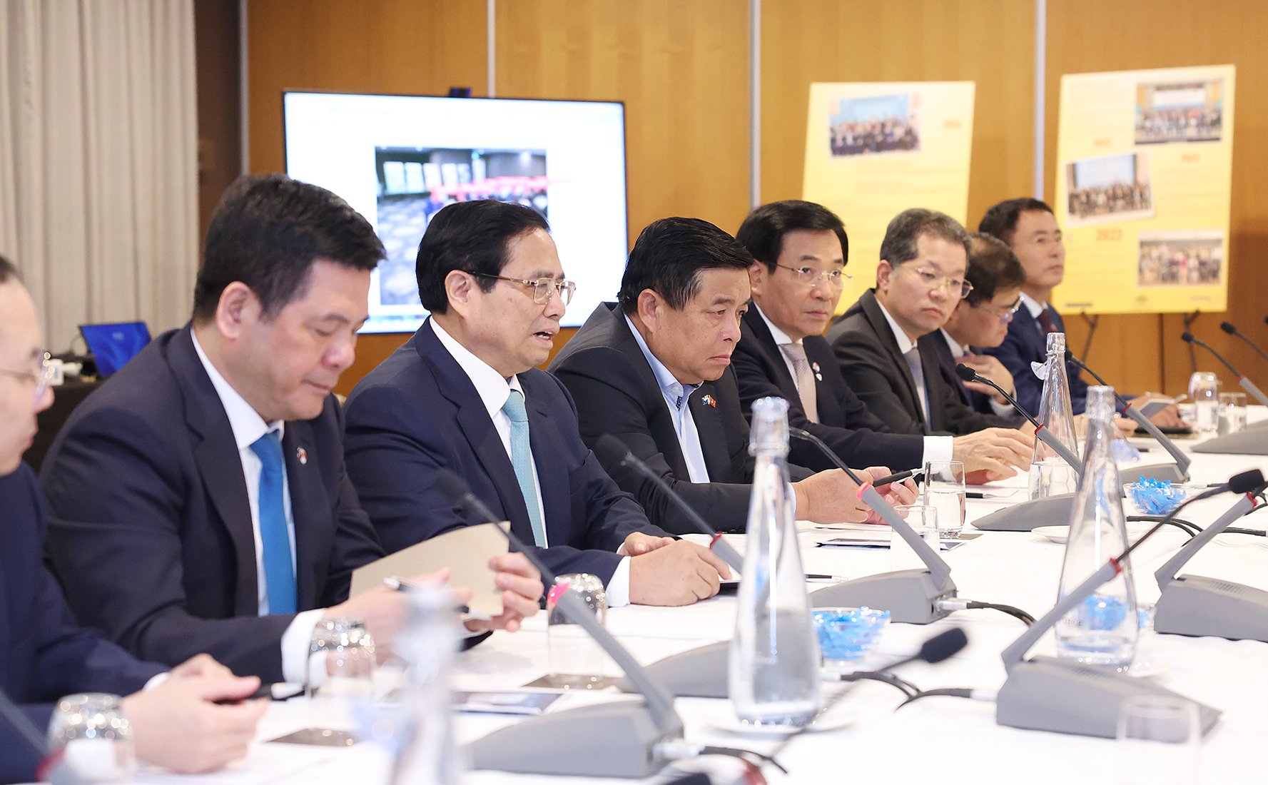 Thủ tướng đề nghị Hội Doanh nhân Việt Nam tại Australia và cộng đồng doanh nghiệp, doanh nhân Việt Nam tại Australia phát huy những thành tựu đã đạt được, tận dụng tối đa cơ hội từ việc hai nước thiết lập quan hệ Đối tác Chiến lược toàn diện để phát triển hơn nữa các mối liên kết, hợp tác kinh tế - Ảnh: VGP/Nhật Bắc
