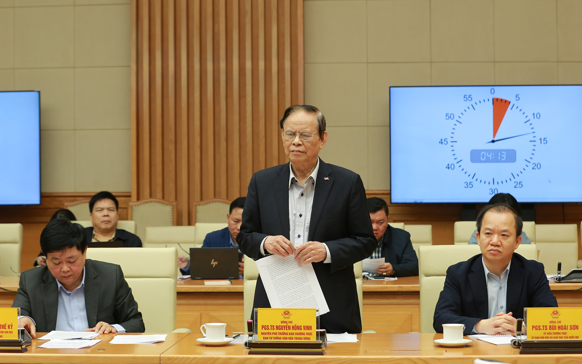 PGS.TS Hồng Vinh đề nghị cần tăng cường đầu tư ngân sách Nhà nước đáp ứng yêu cầu phát triển văn hóa trong từng giai đoạn cụ thể - Ảnh: VGP/Minh Khôi