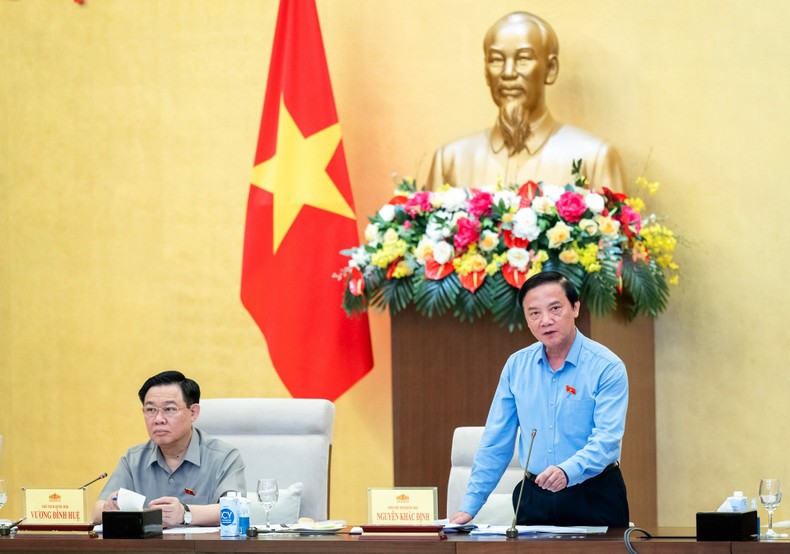 Phó Chủ tịch Quốc hội Nguyễn Khắc Định phát biểu tại cuộc họp. Ảnh: DUY LINH