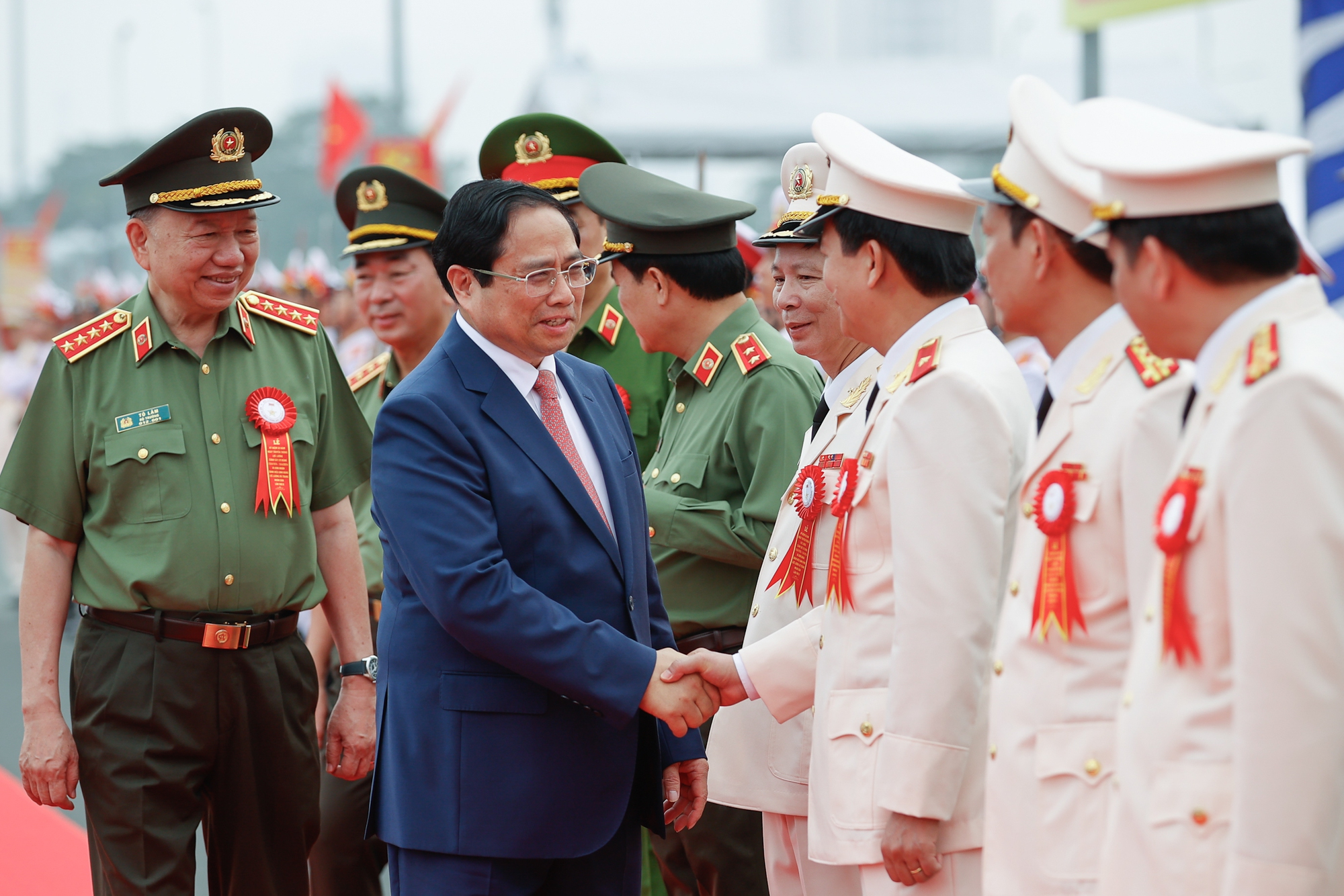 Thủ tướng Phạm Minh Chính và Bộ trưởng Bộ Công an Tô Lâm cùng lãnh đạo Bộ Công an tham dự Lễ kỷ niệm - Ảnh: VGP/Nhật Bắc