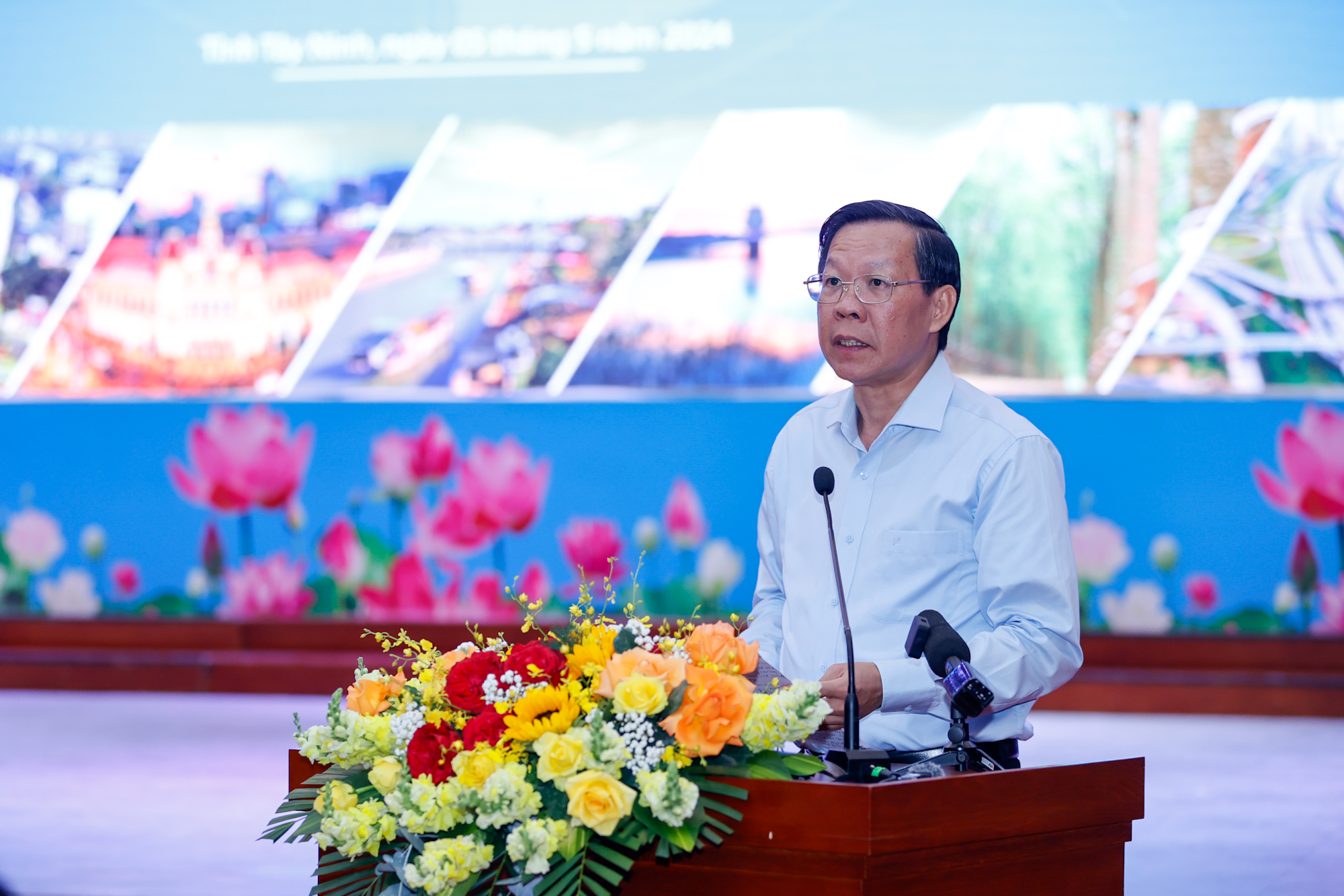 Chủ tịch UBND TPHCM Phan Văn Mãi phát biểu tại hội nghị - Ảnh: VGP/Nhật Bắc