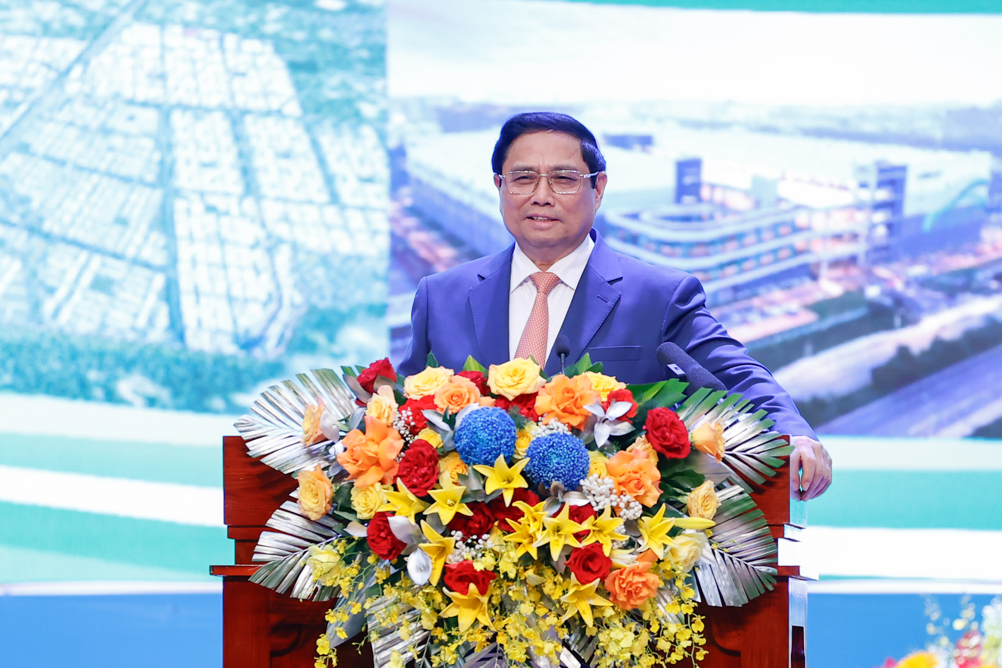 Thủ tướng Phạm Minh Chính nhấn mạnh, Tây Ninh có nhiều tiềm năng, lợi thế; hội đủ 3 yếu tố ""thiên thời, địa lợi, nhân hòa" để tăng tốc phát triển nhanh, bền vững - Ảnh: VGP/Nhật Bắc