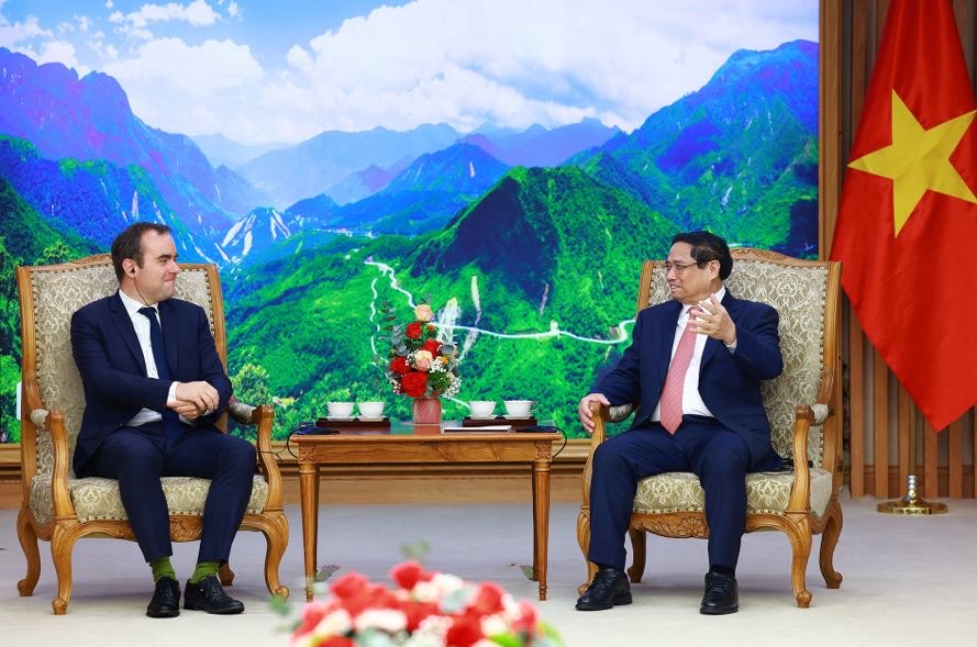 Thủ tướng Phạm Minh Chính đánh giá cao chuyến thăm của Bộ trưởng có ý nghĩa quan trọng góp phần thúc đẩy quan hệ Đối tác chiến lược Việt Nam-Pháp, khẳng định nỗ lực của hai bên cùng nhau ""gác lại quá khứ, vượt qua khác biệt, phát huy tương đồng, hướng đến tương lai" - Ảnh: VGP/Nhật Bắc