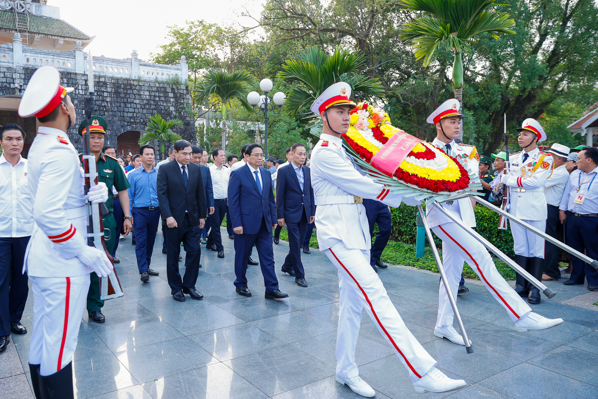 Với lòng quả cảm, tinh thần anh dũng hy sinh, các Anh hùng, liệt sĩ, chiến sĩ Điện Biên đã cùng toàn Đảng, toàn quân, toàn dân ta làm nên chiến thắng ""lừng lẫy năm châu, chấn động địa cầu" - Ảnh: VGP/Nhật Bắc