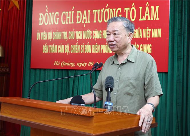 Chủ tịch nước Tô Lâm phát biểu động viên cán bộ, chiến sĩ Đồn Biên phòng cửa khẩu Sóc Giang - Ảnh: TTXVN
