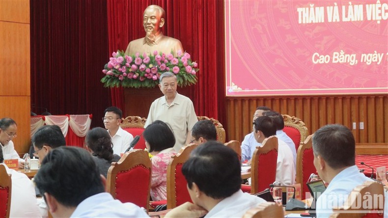 Chủ tịch nước Tô Lâm trao đổi với lãnh đạo chủ chốt tỉnh Cao Bằng