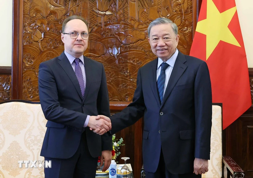 Chủ tịch nước Tô Lâm và Đại sứ Liên bang Nga tại Việt Nam Gennady Bezdetko