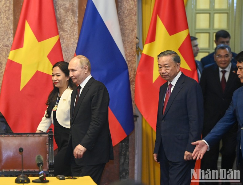 Chủ tịch nước Tô Lâm và Tổng thống Liên bang Nga Vladimir Putin tới dự Lễ trao các văn kiện hợp tác Việt Nam-Liên bang Nga