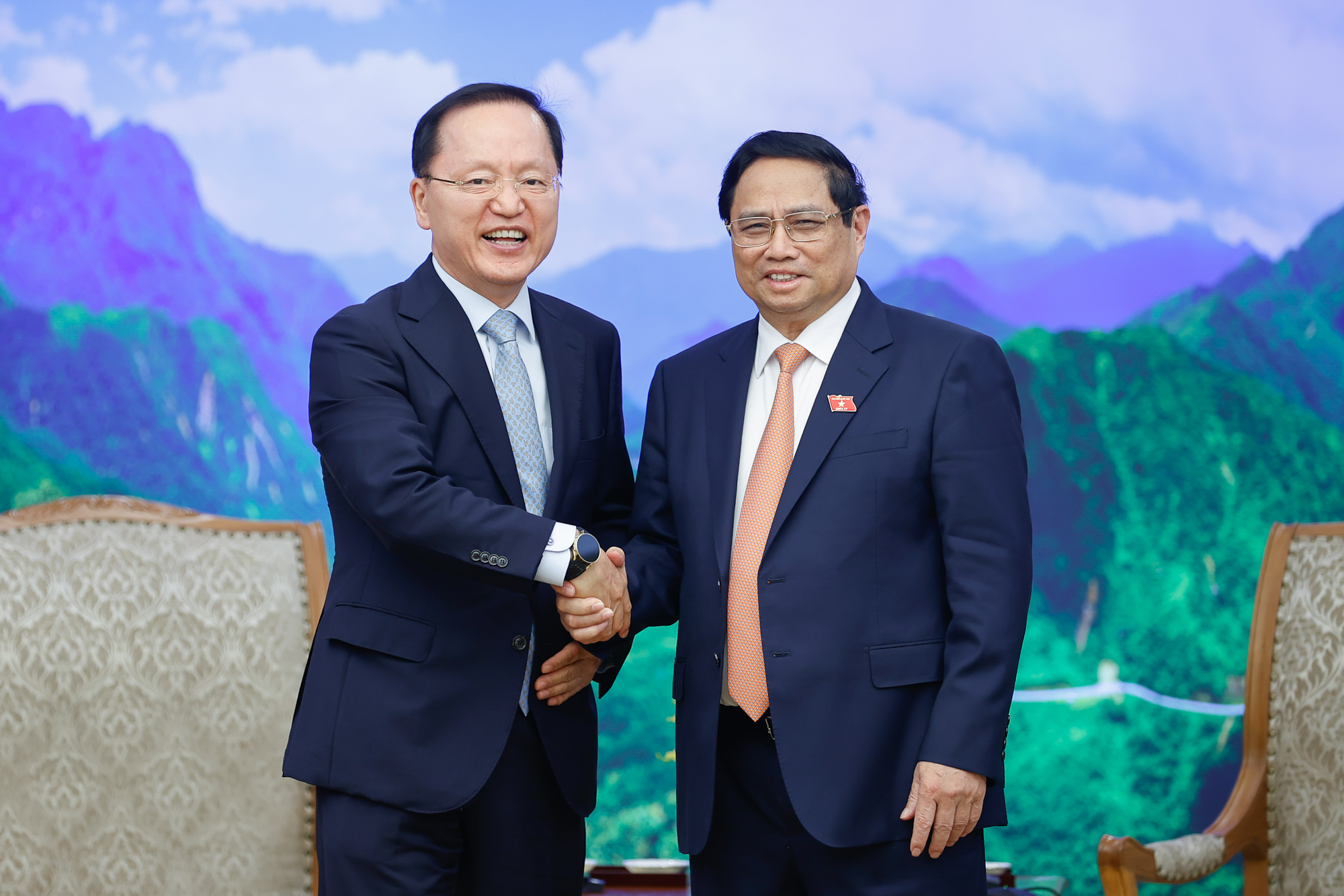 Thủ tướng Phạm Minh Chính tiếp ông Park Hark Kyu, Tổng Giám đốc phụ trách tài chính của tập đoàn Samsung - Ảnh: VGP/Nhật Bắc