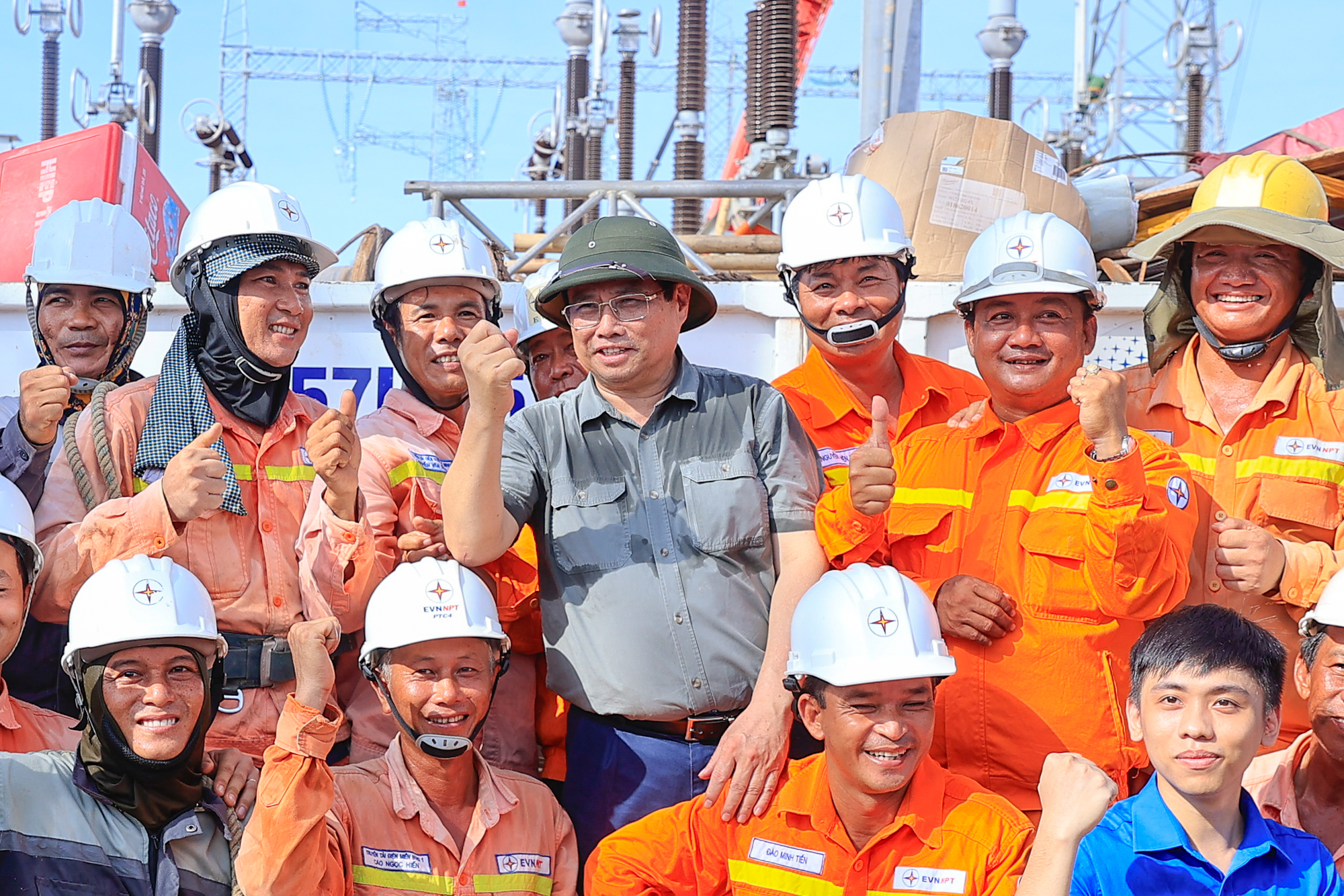 Thủ tướng kiểm tra, động viên, đôn đốc dự án đường dây 500 kV mạch 3- Ảnh 6.