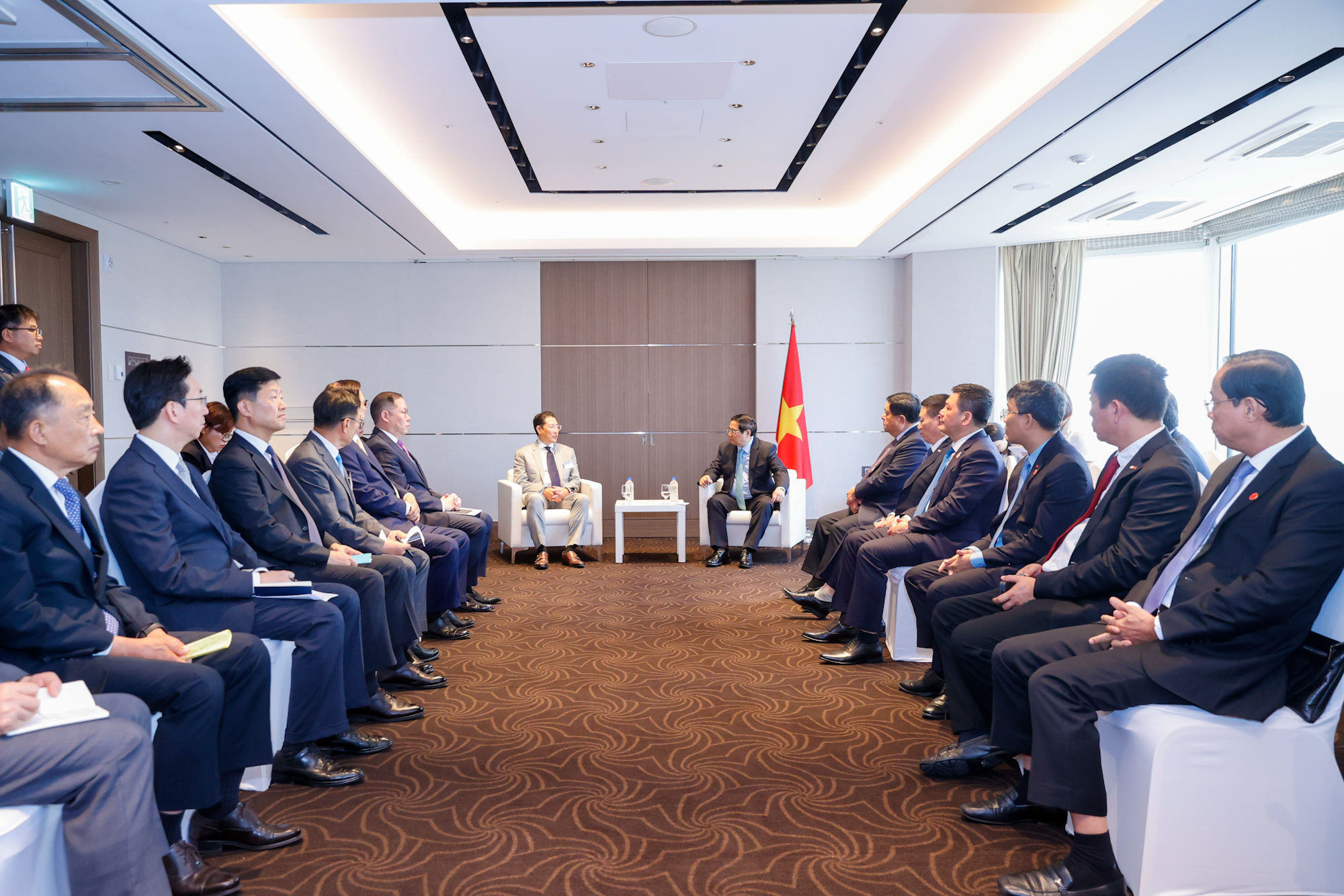 Thủ tướng ủng hộ việc ký kết MOU giữa Hyosung và tỉnh Bà Rịa – Vũng Tàu nhằm phát triển tỉnh Bà Rịa – Vũng Tàu thành trung tâm sản xuất công nghệ sinh học, vật liệu tiên tiến của Việt Nam và khu vực - Ảnh: VGP/Nhật Bắc