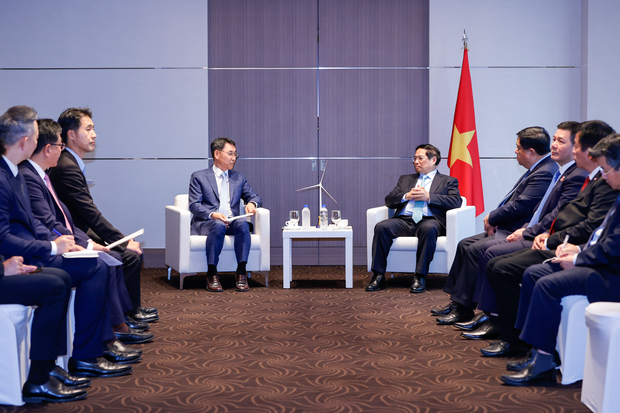 Thủ tướng đánh giá cao những đóng góp thiết thực, hiệu quả của Doosan Enerbility tại Việt Nam thời gian qua về sản xuất các thiết bị công nghiệp và thiết bị năng lượng - Ảnh: VGP/Nhật Bắc
