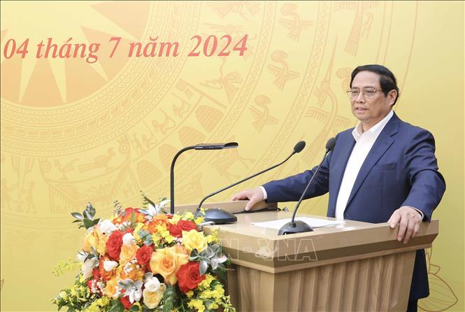 Thủ tướng Phạm Minh Chính đề nghị Đảng ủy Công an Trung ương tiếp tục phát huy những điểm sáng, thành tích đạt được, đề ra các nhiệm vụ, giải pháp chỉ đạo toàn diện, hiệu quả các mặt công tác công an thời gian tới - Ảnh: TTXVN