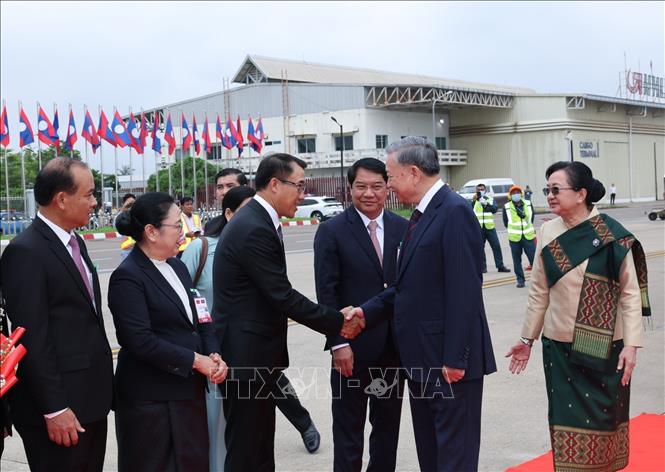 Việc Chủ tịch nước Tô Lâm thăm Lào đầu tiên sau khi được Quốc hội tín nhiệm bầu giữ cương vị mới là minh chứng cho chính sách nhất quán của Việt Nam luôn dành ưu tiên cao nhất cho việc củng cố và vun đắp mối quan hệ hữu nghị vĩ đại, đoàn kết đặc biệt và hợp tác toàn diện giữa hai nước - Ảnh: TTXVN