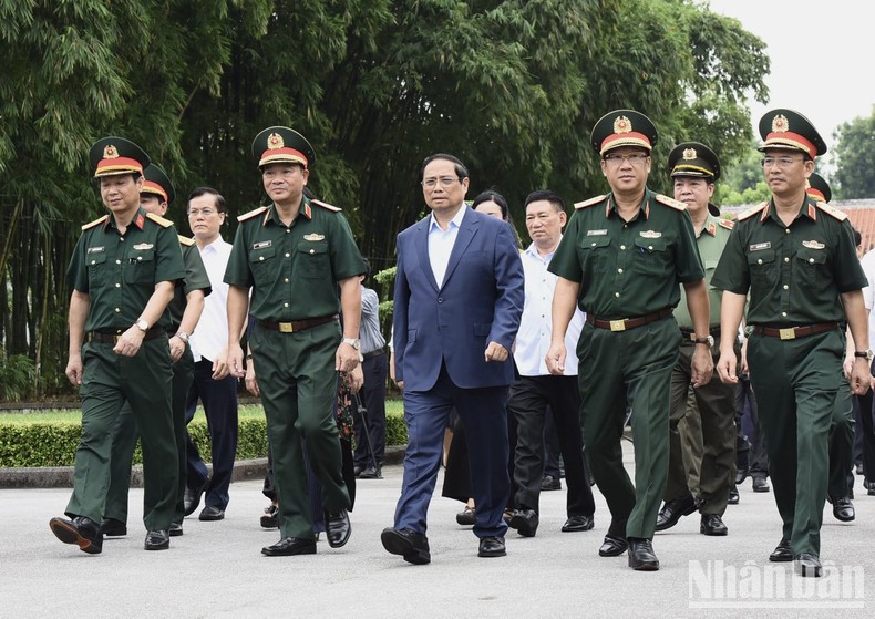 Thủ tướng Phạm Minh Chính đi kiểm tra các hạng mục thuộc công trình Lăng Chủ tịch Hồ Chí Minh. (Ảnh: Trần Hải)