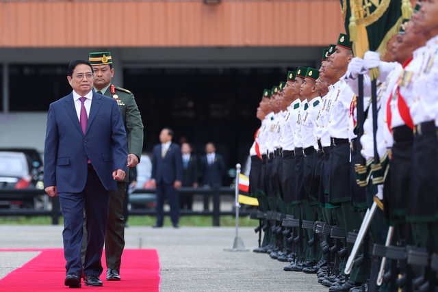 Thủ tướng Phạm Minh Chính bắt đầu chuyến thăm chính thức Brunei Darussalam - Ảnh 7.