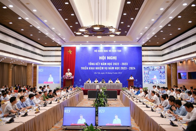 Thủ tướng Phạm Minh Chính dự hội nghị triển khai năm học mới 2023-2024 - Ảnh 2.