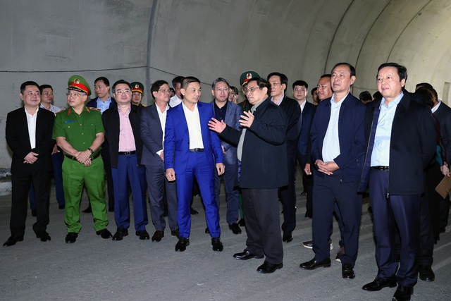 Thủ tướng biểu dương cao tốc Nha Trang – Cam Lâm vượt tiến độ 3 tháng - Ảnh 1.