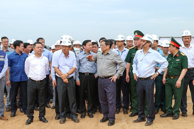Thủ tướng kiểm tra, đôn đốc dự án sân bay Long Thành - Ảnh 1.