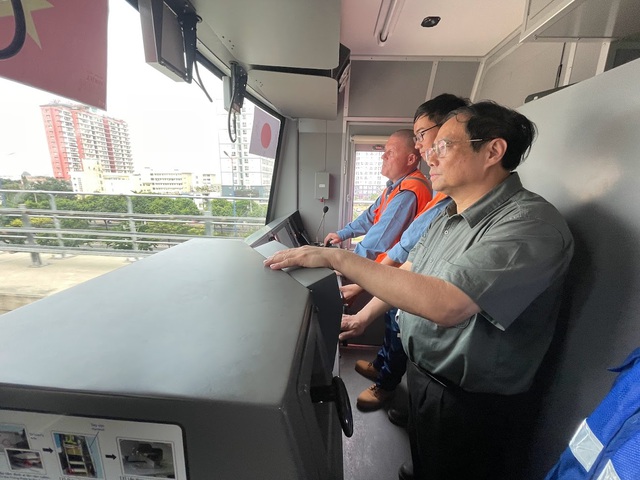 Thủ tướng đi thử nghiệm tàu metro Bến Thành – Suối Tiên, thúc đẩy dự án nút giao thông lớn nhất TPHCM - Ảnh 7.