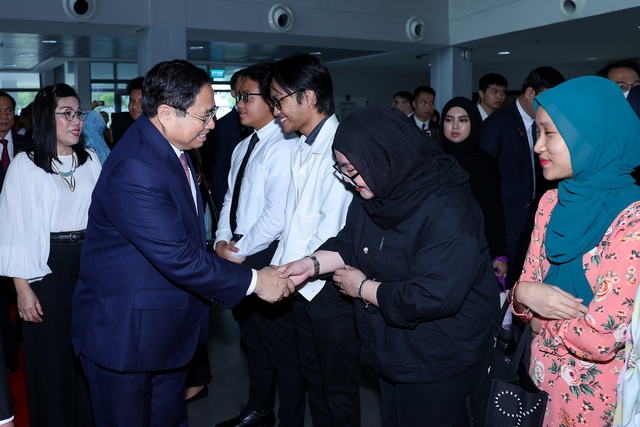 Thủ tướng thăm Đại học Quốc gia và lớp học tiếng Việt tại Brunei - Ảnh 2.