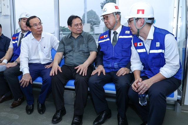 Thủ tướng đi thử nghiệm tàu metro Bến Thành – Suối Tiên, thúc đẩy dự án nút giao thông lớn nhất TPHCM - Ảnh 6.