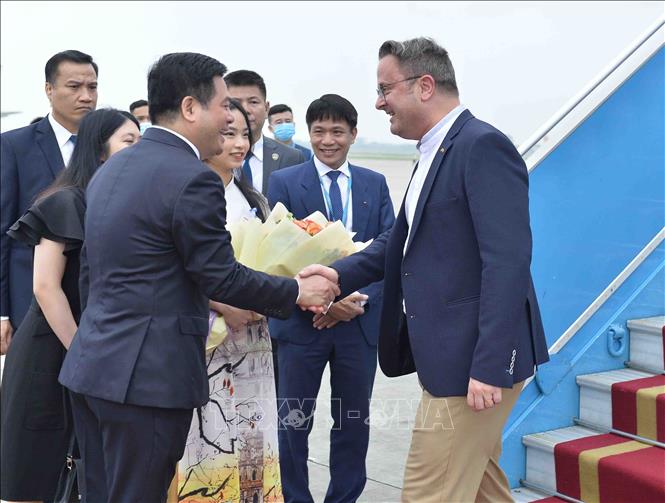 Thủ tướng Đại Công quốc Luxembourg tới Hà Nội, bắt đầu thăm chính thức Việt Nam - Ảnh 1.