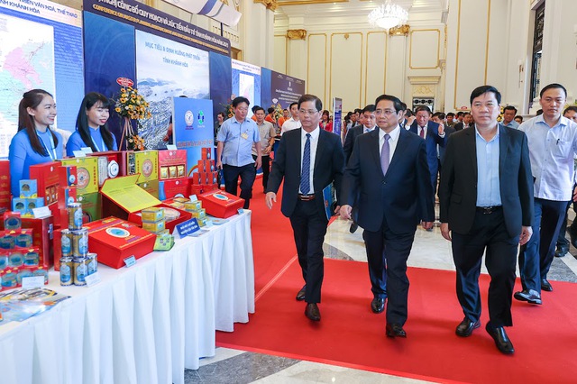 Thủ tướng dự hội nghị công bố quy hoạch và xúc tiến đầu tư tỉnh Khánh Hòa - Ảnh 1.