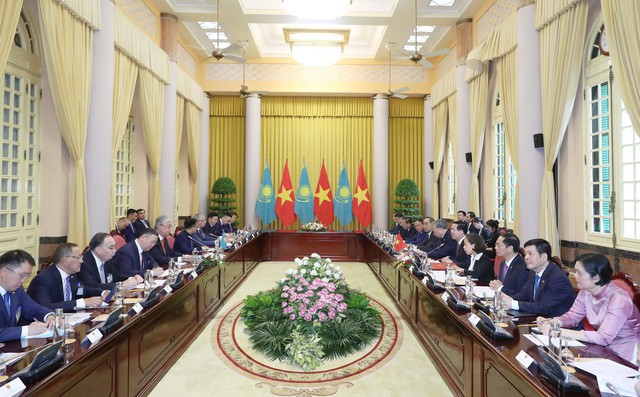 Chủ tịch nước hội đàm với Tổng thống Cộng hòa Kazakhstan - Ảnh 2.