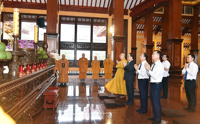 Phó Thủ tướng Trần Lưu Quang chúc mừng mùa Vu lan tại TPHCM - Ảnh 5.