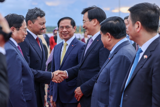 Thủ tướng Phạm Minh Chính bắt đầu chuyến thăm chính thức Brunei Darussalam - Ảnh 8.