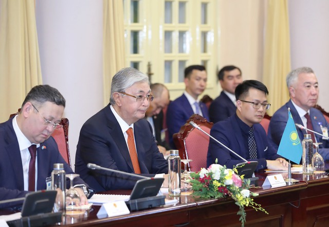 Chủ tịch nước hội đàm với Tổng thống Cộng hòa Kazakhstan - Ảnh 4.