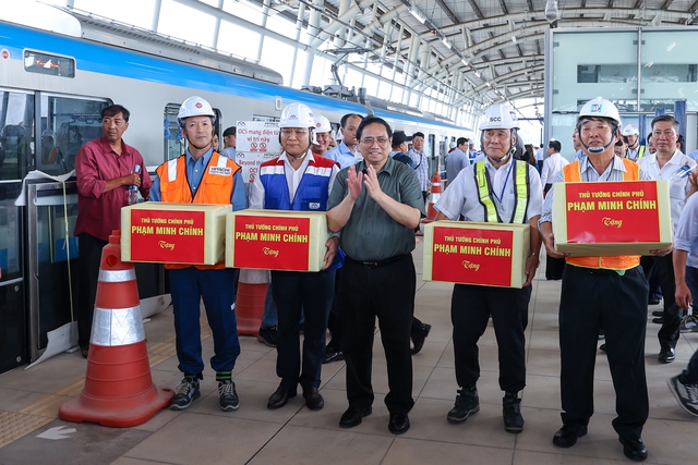 Thủ tướng đi thử nghiệm tàu metro Bến Thành – Suối Tiên, thúc đẩy dự án nút giao thông lớn nhất TPHCM - Ảnh 11.