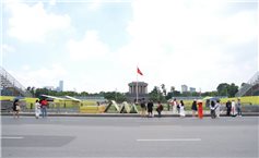 Người dân nô nức Check-in tại Lăng Bác trước thềm Đại lễ