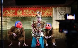 Ấn tượng sản phẩm âm nhạc kết hợp rap và múa rối nước của nghệ sĩ nhí Xệ Xệ