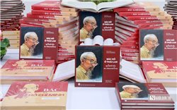 Ra mắt hai cuốn sách về Chủ tịch Hồ Chí Minh