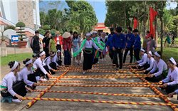"Sống động" văn hóa Mường trên vùng biên giới Gia Lai