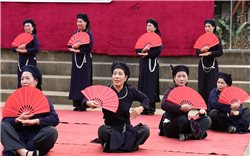 Nhịp Xuân thiêng bên hồ Ba Bể