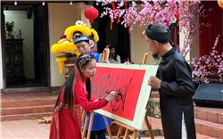 Gieo duyên chữ những ngày đầu Xuân