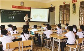 Tăng cường tiếng Việt cho học sinh vùng DTTS