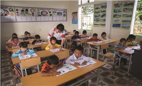 Kỳ Sơn (Nghệ An): Khi giáo viên phải kèm giáo viên