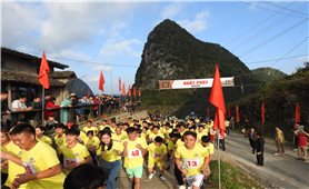 Khai mạc giải bán Marathon chinh phục Vách đá thần Mã Pì Lèng năm 2020