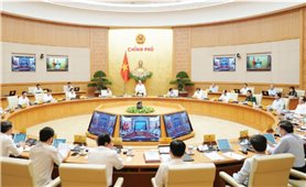 Thủ tướng Chính phủ Nguyễn Xuân Phúc: Xây dựng nền kinh tế tự chủ, giảm phụ thuộc vào chuỗi cung ứng ngoài nước