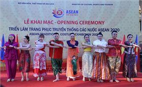 10 quốc gia thành viên ASEAN tham dự triển lãm trang phục truyền thống