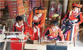 Bảo tồn và phát huy nghề thủ công truyền thống của dân tộc La Chí, Pà Thẻn gắn với phát triển du lịch